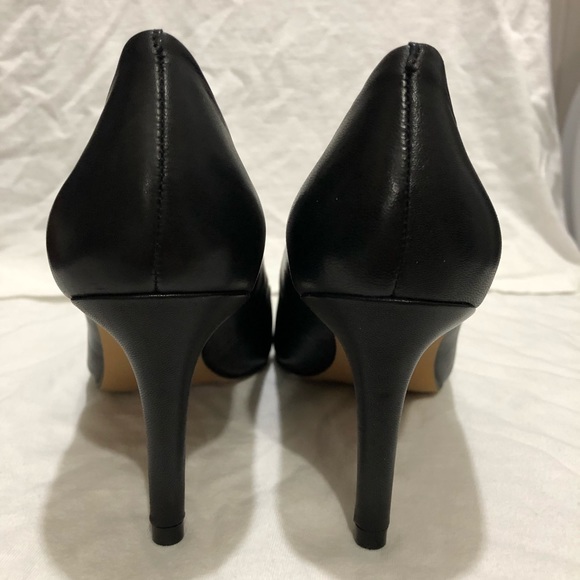 Vince Camuto Leather Jaynita Heel 🖤 - Picture 5 of 8